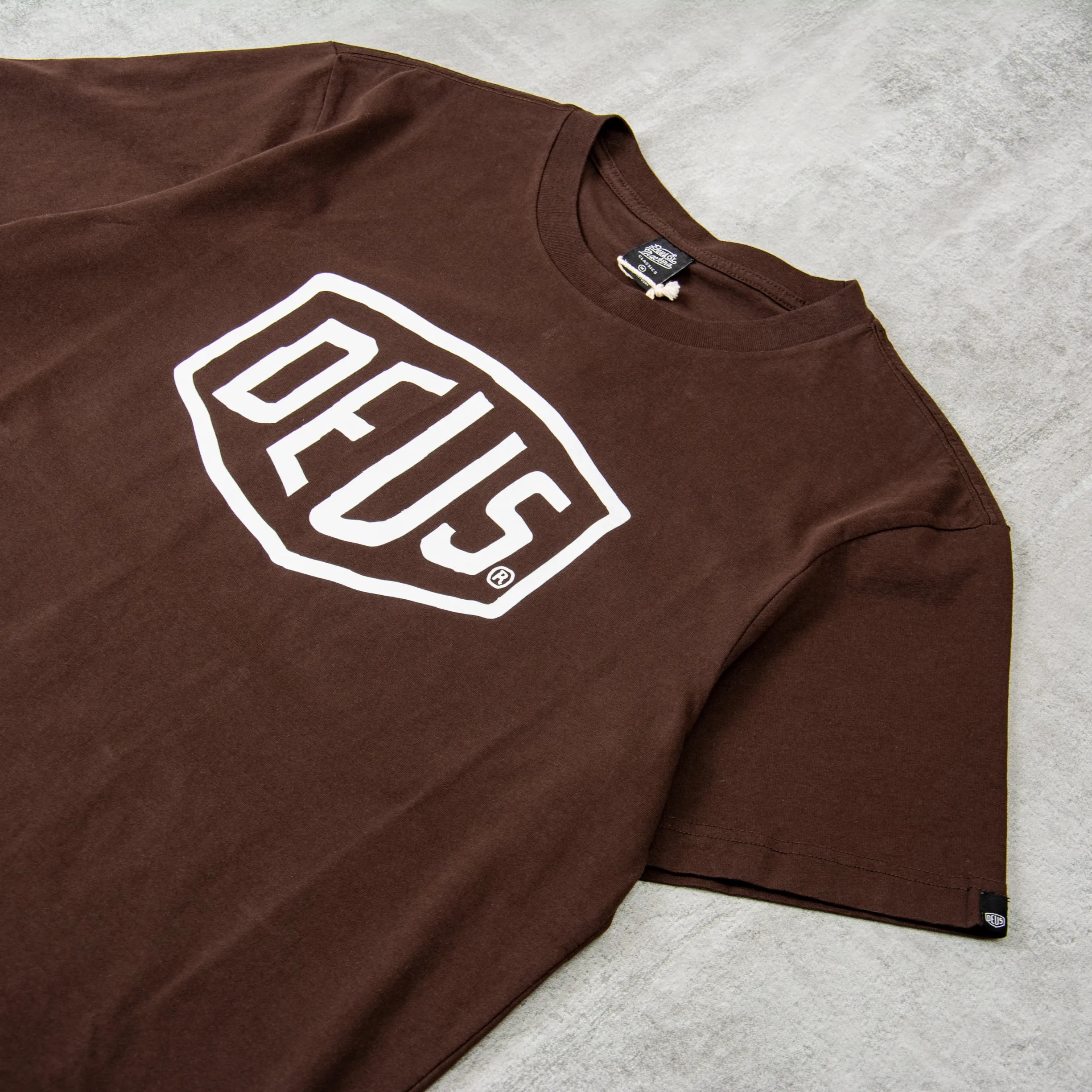 Deus ex Machina Shield Tee - Chocolate Brown