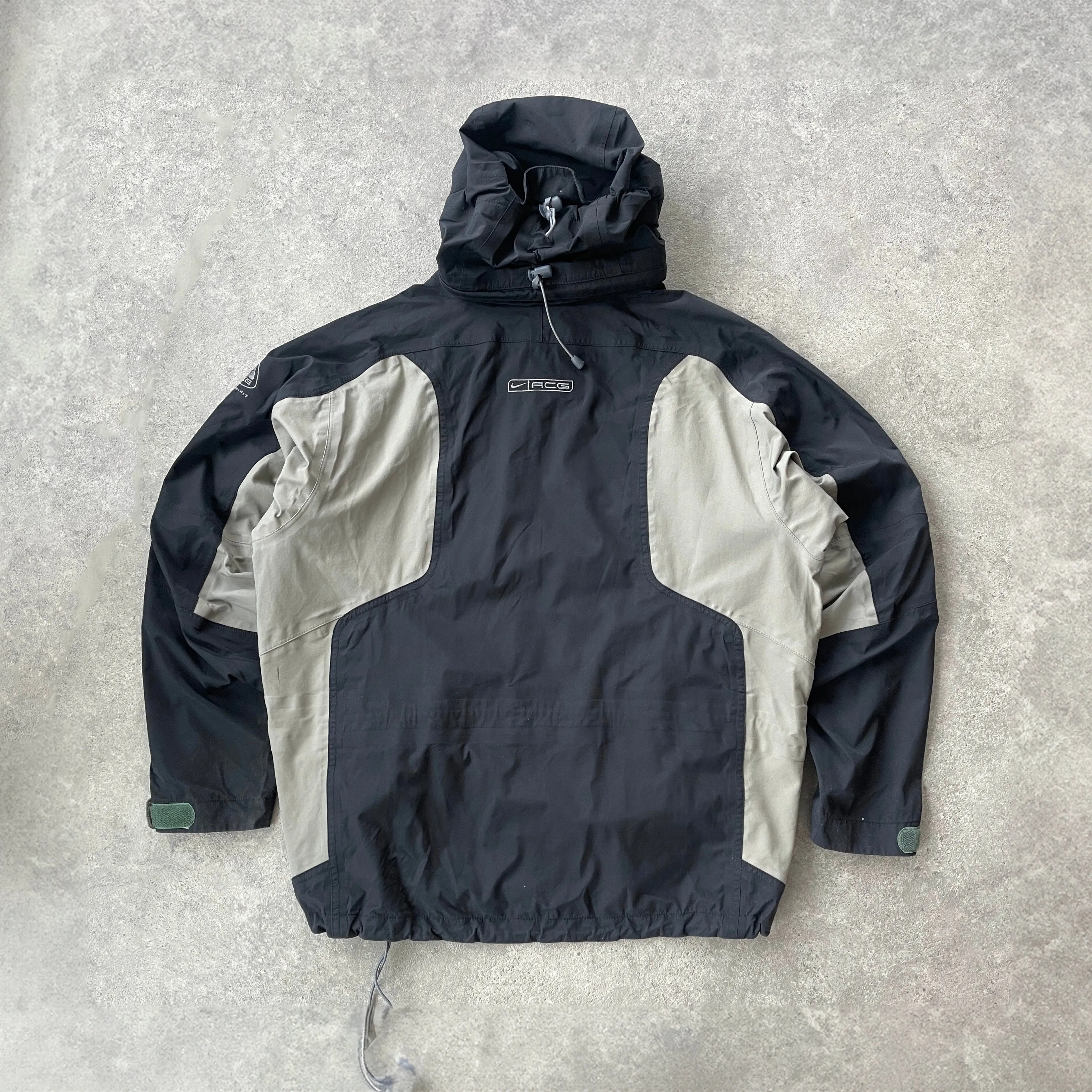 Nike ACG RARE 2000s technical storm-fit waterproof shell jacket (M)